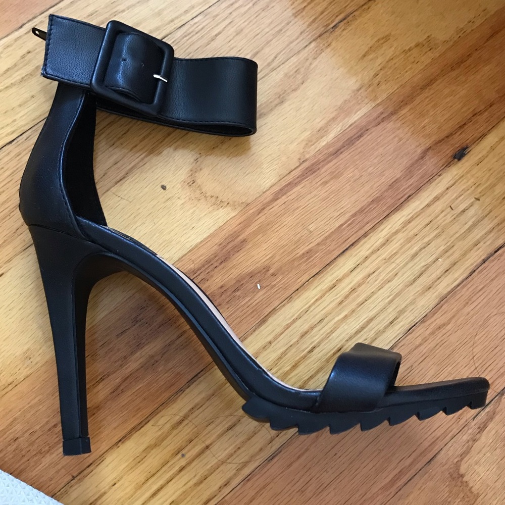 FOREVER 21  black Ankle belt heel sandals